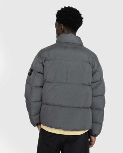 Stone Island Doudoune En Nylon Recycle Teinte En Vetement Gris Plomb | Vetements D'Exterieur