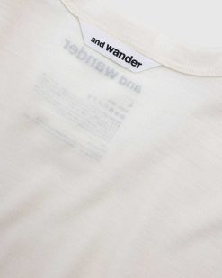 And Wander Base Unie Ss T Blanc | T-Shirts